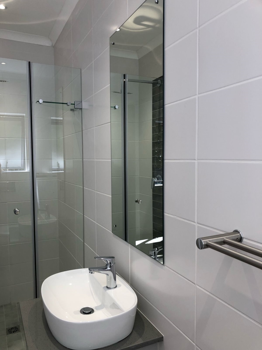 To Let 4 Bedroom Property for Rent in Somerset Ridge Western Cape